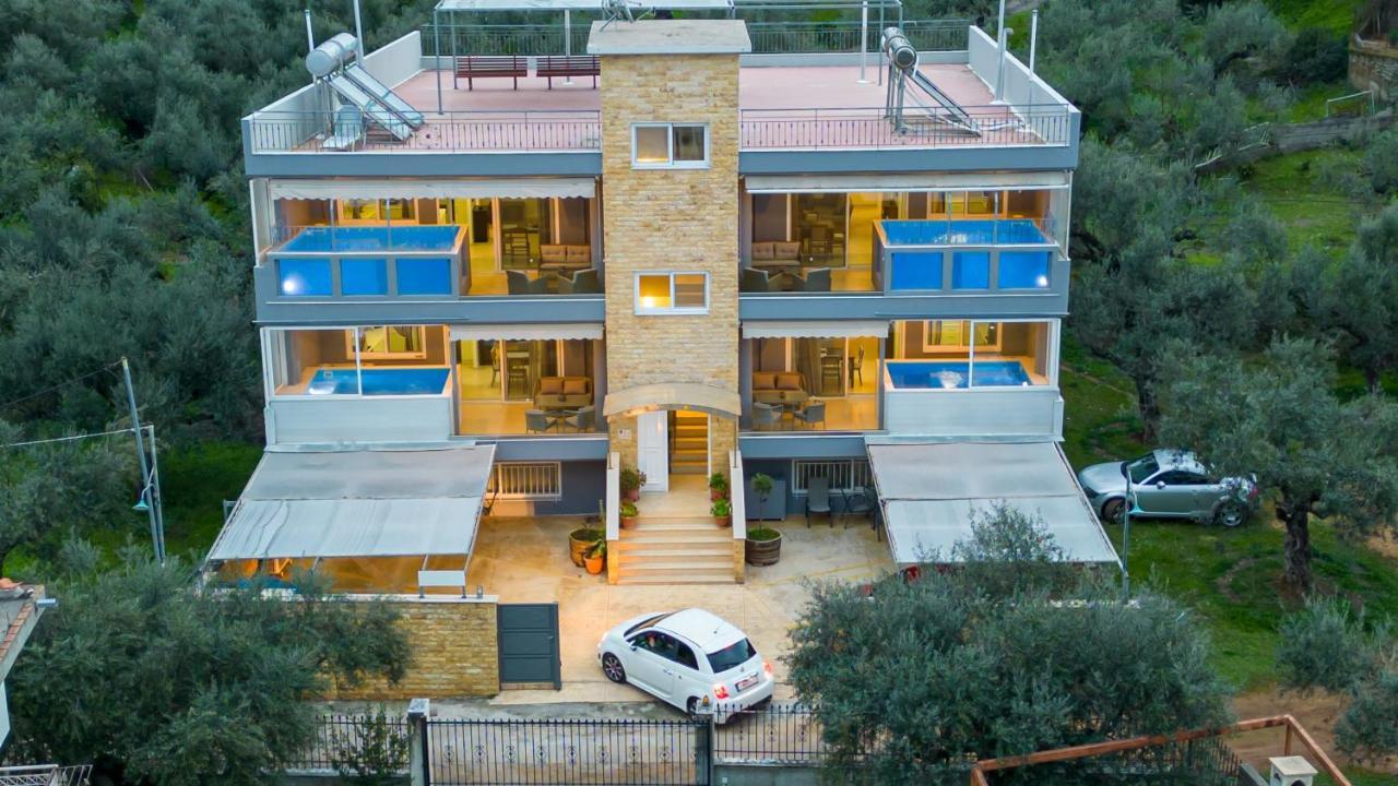Grand Suites With Private Pools Calamata Exterior foto