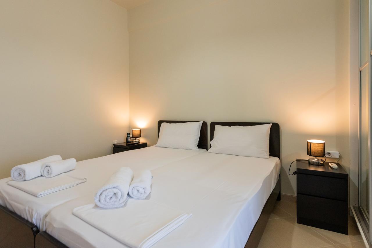 Grand Suites With Private Pools Calamata Exterior foto