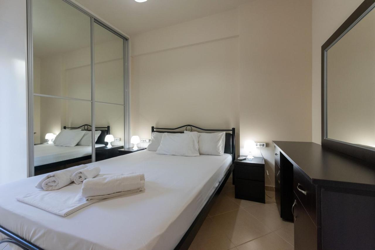Grand Suites With Private Pools Calamata Exterior foto