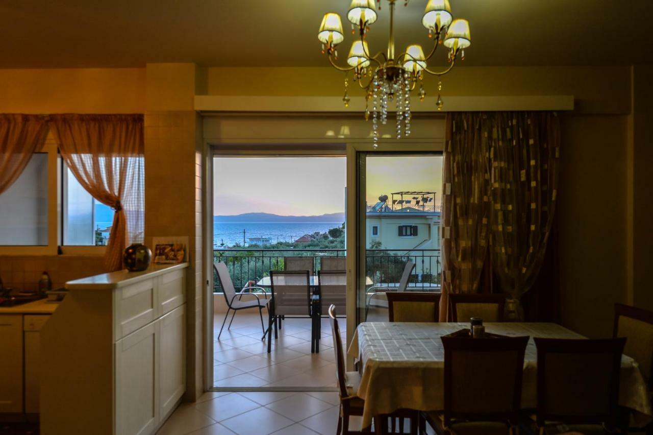 Grand Suites With Private Pools Calamata Exterior foto